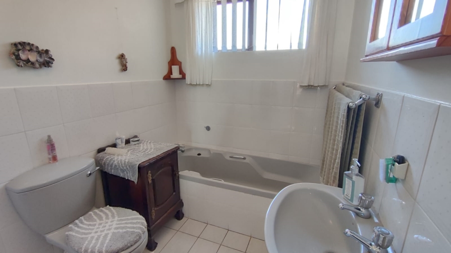 3 Bedroom Property for Sale in Stilbaai Wes Western Cape